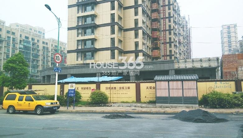 2013年9月底铂金名筑实景图