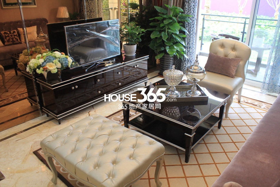 长虹世纪荣廷样板间客厅