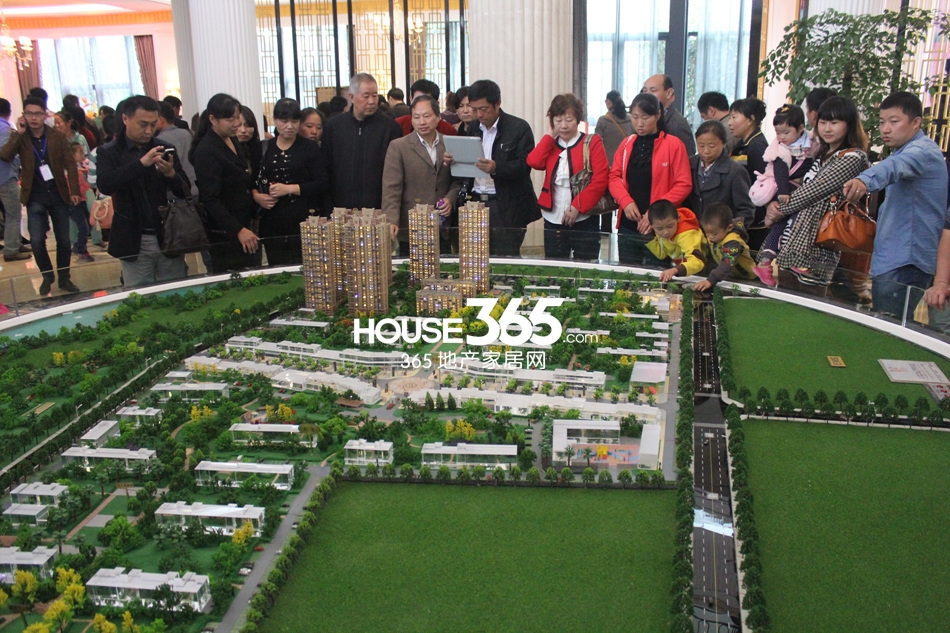 长虹世纪荣廷售楼部（2013.10.22）