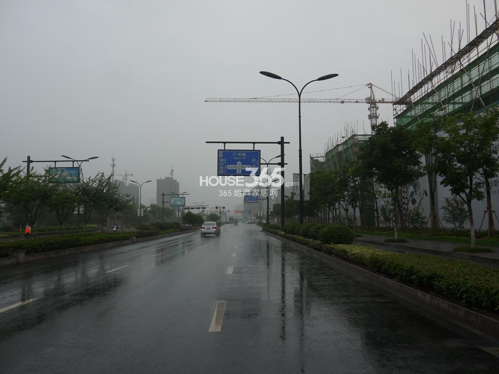 中铁逸都实景图（2013.9）