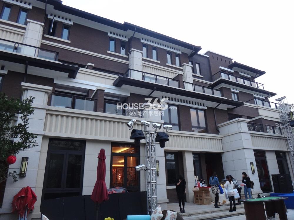 龙湖名景台现场实景样板区 2013.10摄 