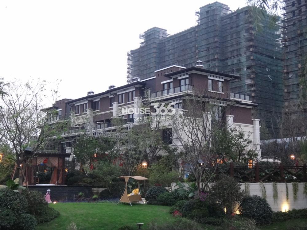 龙湖名景台现场实景样板区 2013.10摄 