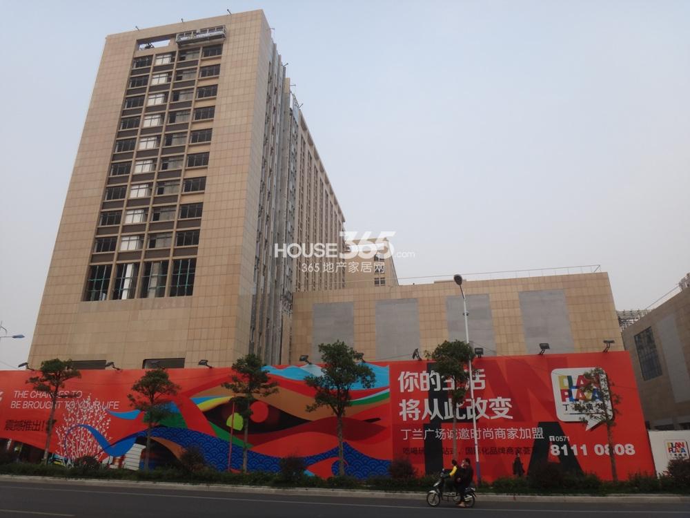 丁兰广场3号楼现场施工实景图 2013.10摄 