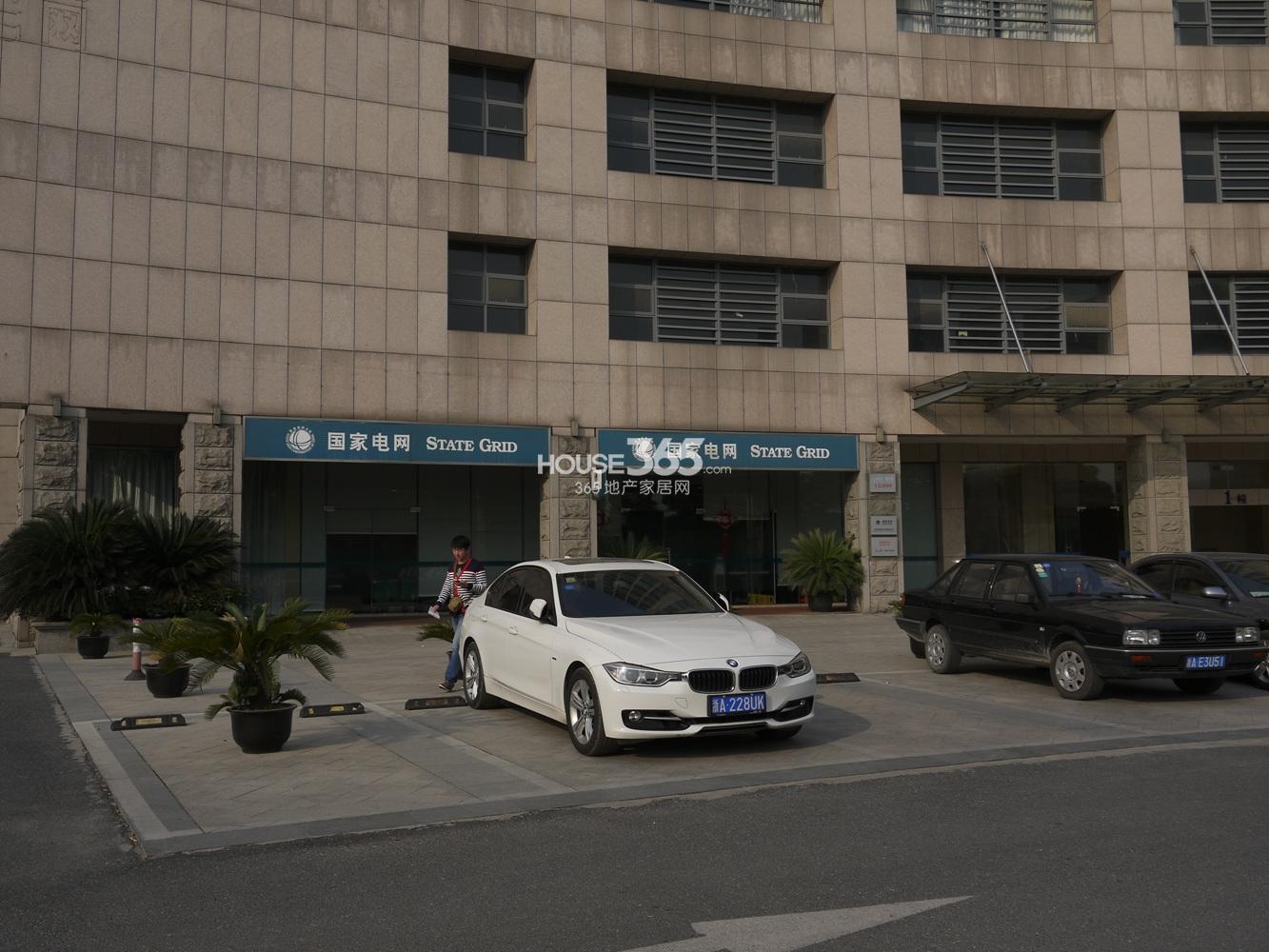 世茂东壹号周边配套——国家电网