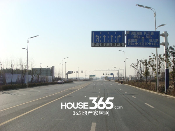 徽盐世纪广场华山路南望（2014.1.22）