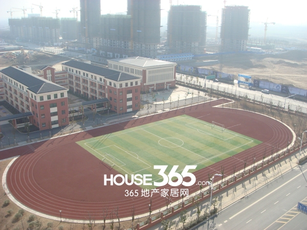 徽盐世纪广场附近康园小学（2014.1.22）