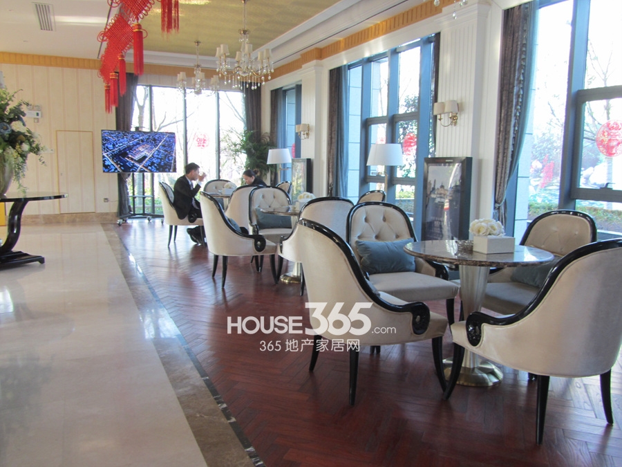 长虹世纪荣廷 售楼部洽谈区（2014.01.23）