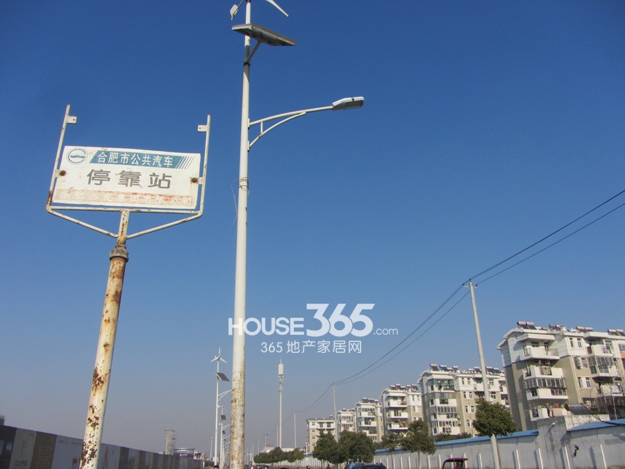 长虹世纪荣廷 公交停靠站（2014.01.23）