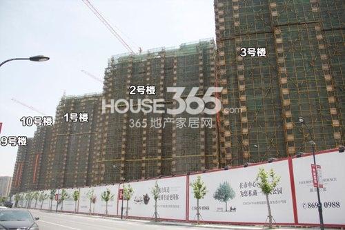 信宇锦润公寓1-3、9、10号楼施工实景图 2014.5.7摄