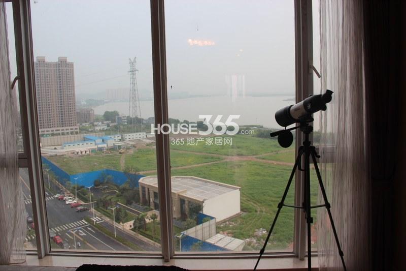 中粮云涛名苑A户型52方样板房——窗户