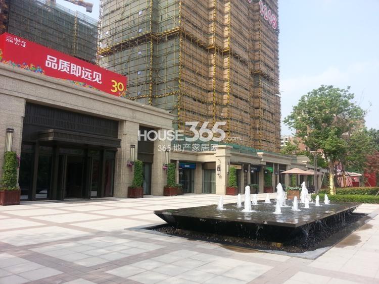 万科紫台现场展示中心实景图 （2014.6.10摄） 