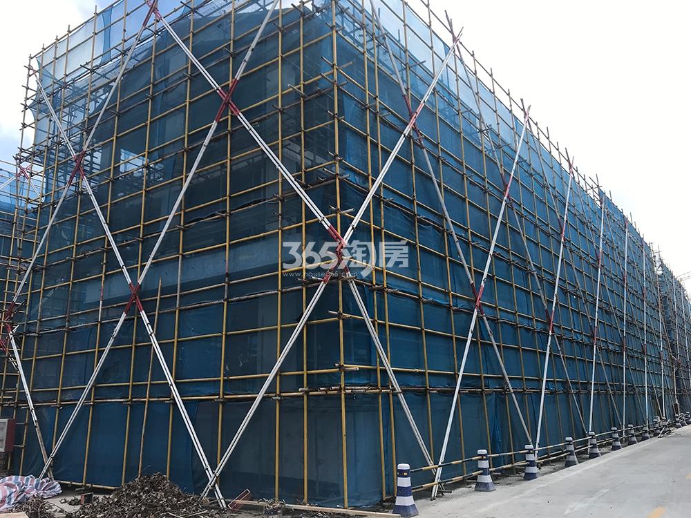 万科西望15#  主体结构封顶