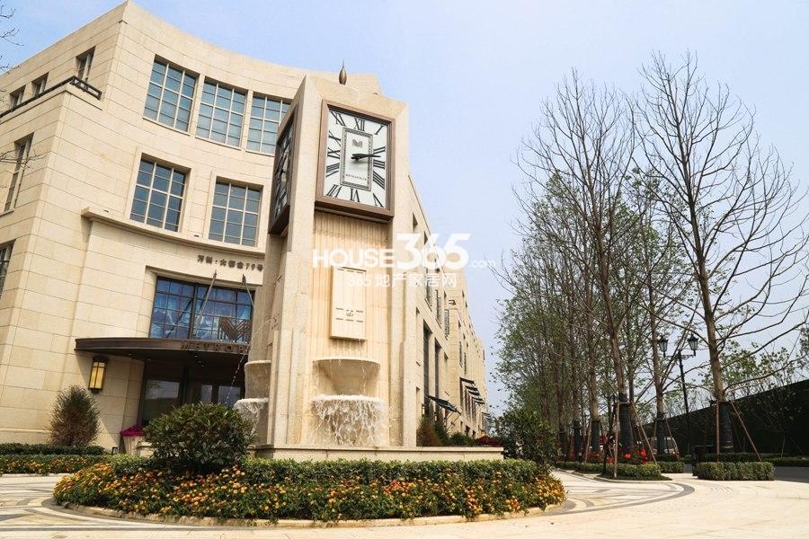万科大都会79号商业街实景图 2015年5月摄