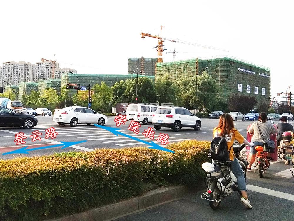 2018年6月学院北路与登云路口远拍融创宜和园实景