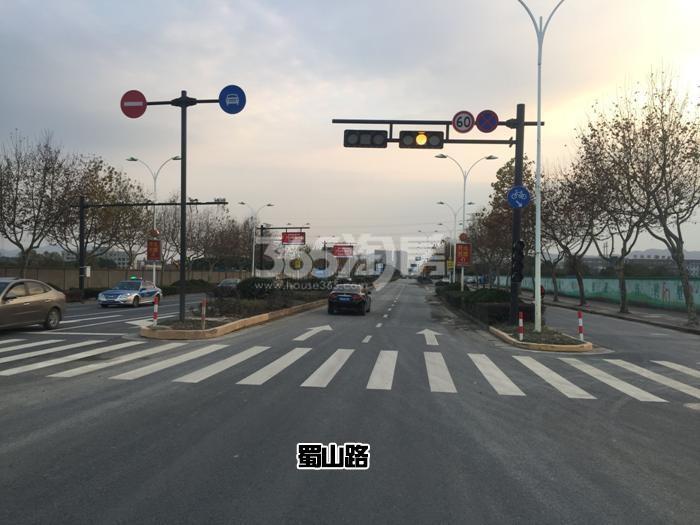 北辰奥园周边蜀山路实景图 2015年12月摄