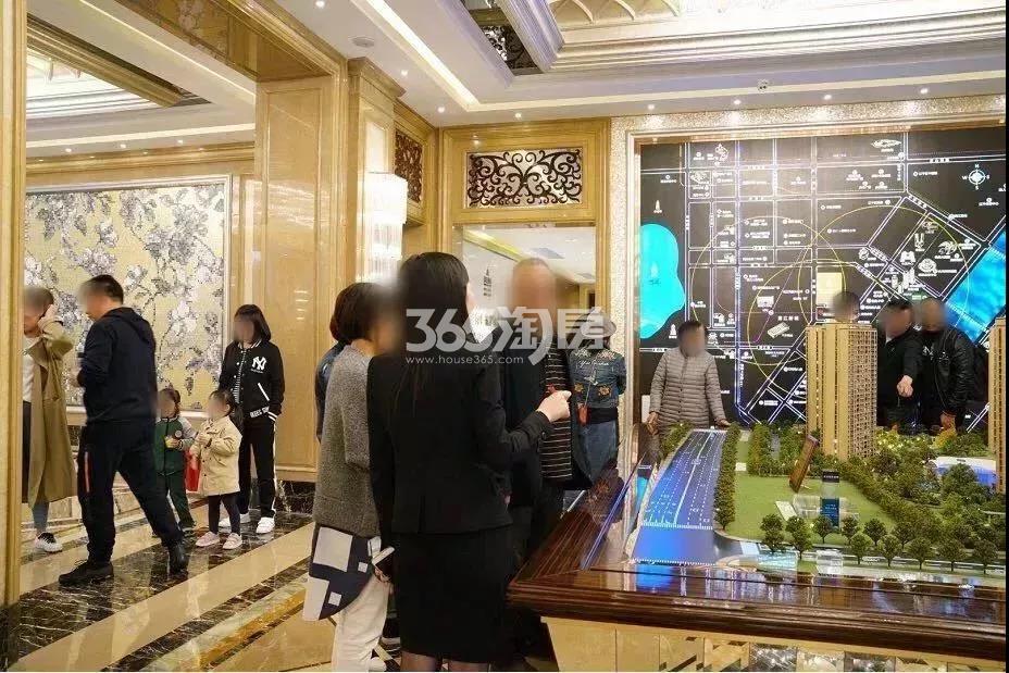 2018年4月16日滨江保利翡翠海岸售楼处实景