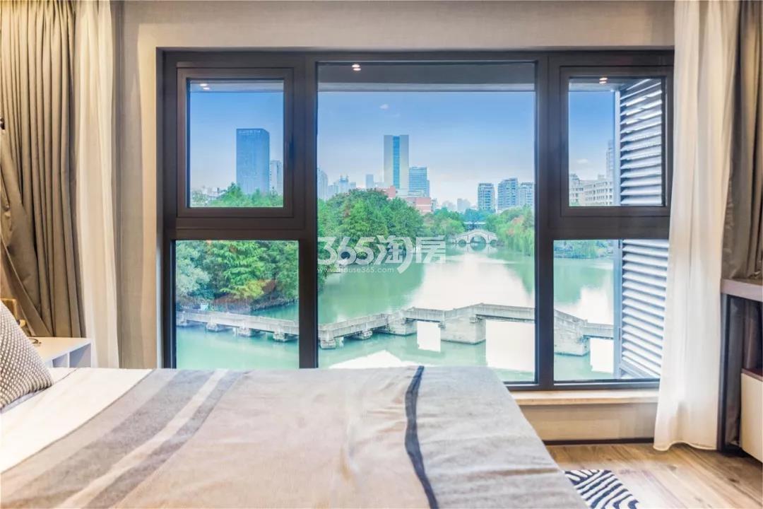 旭辉东原国滨府50方LOFT样板间实景图——卧室
