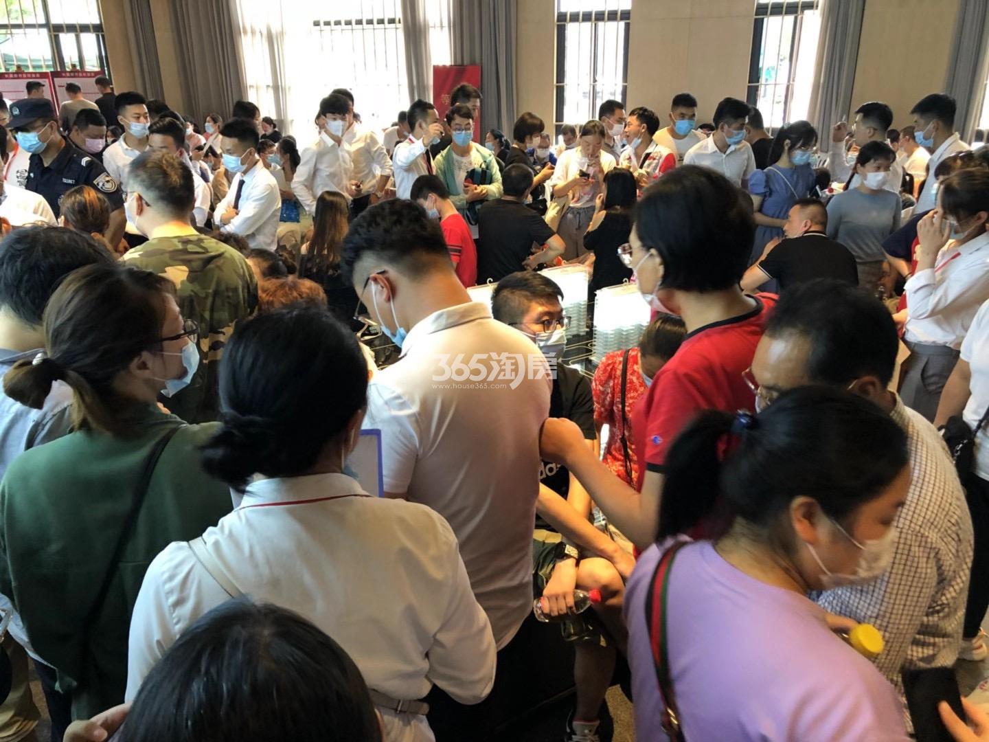 2020年8月8日长麓府1、2、3、5#开盘现场