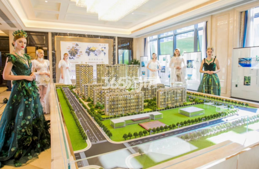 滨江碧桂园翡翠江南沙盘实景图 2018年7月摄