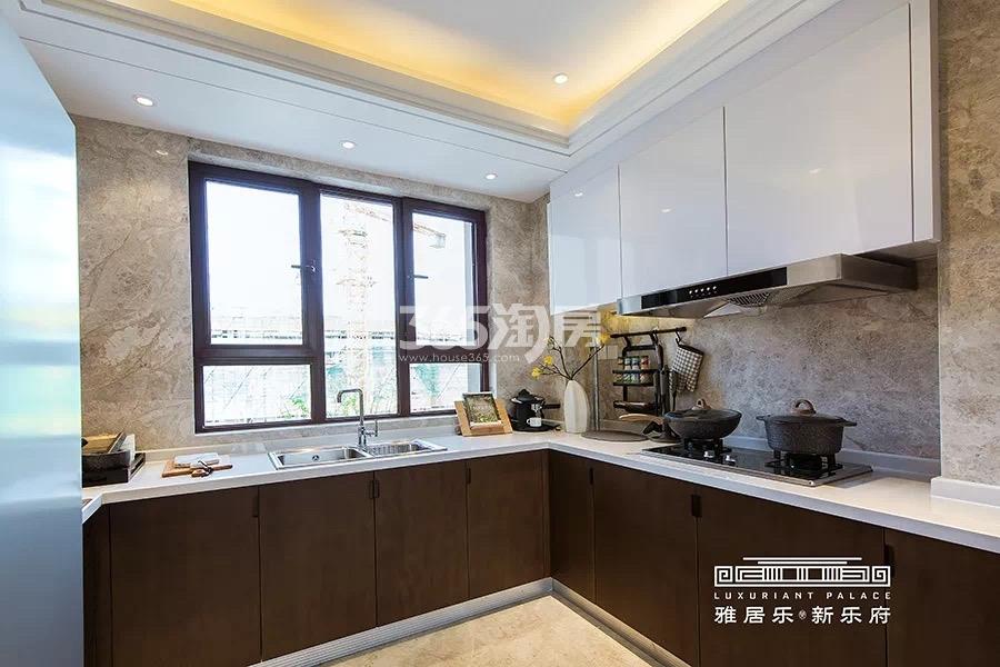 雅居乐新乐府130㎡C户型厨房样板间图