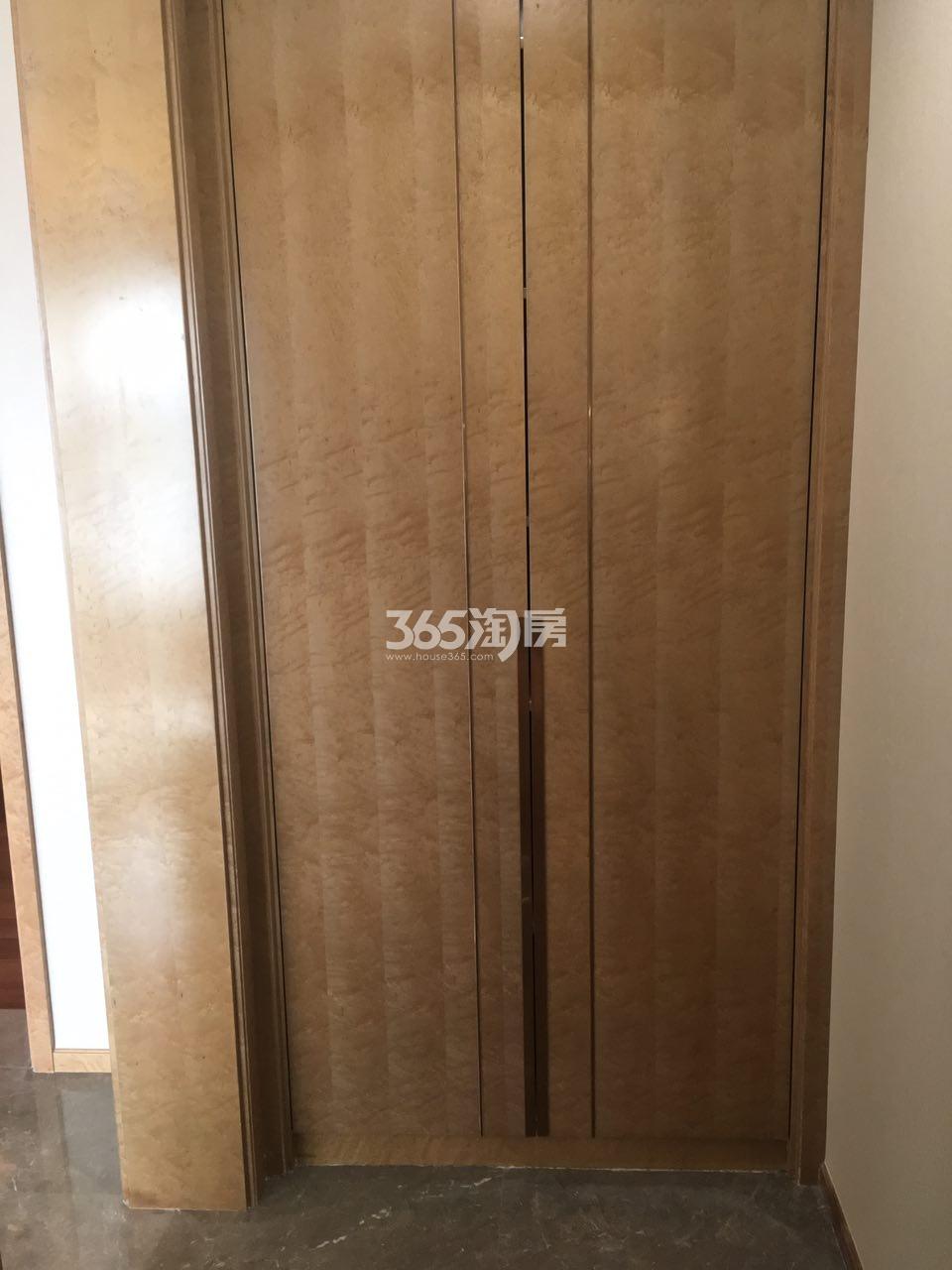 远洋雁归C户型115方样板房——衣柜
