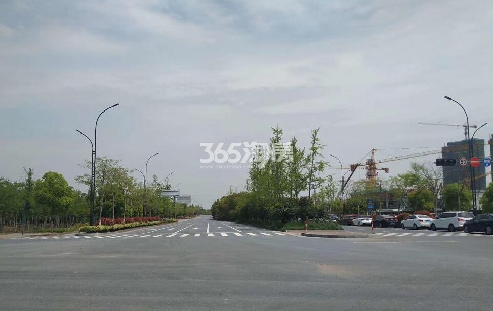 融创云潮府周边奔竞大道实景图 2019年4月摄