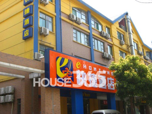 金鼎国际广场南面的e家快捷酒店