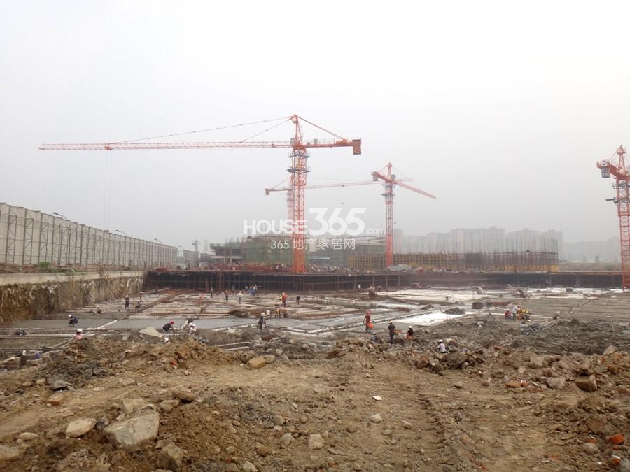信宇锦润公寓项目南侧施工现场 2013年摄