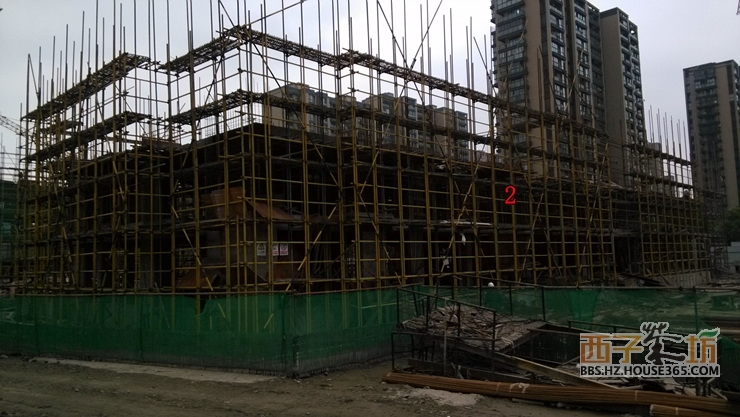 2013年10月下旬湖漫雅筑项目实景图--2号楼