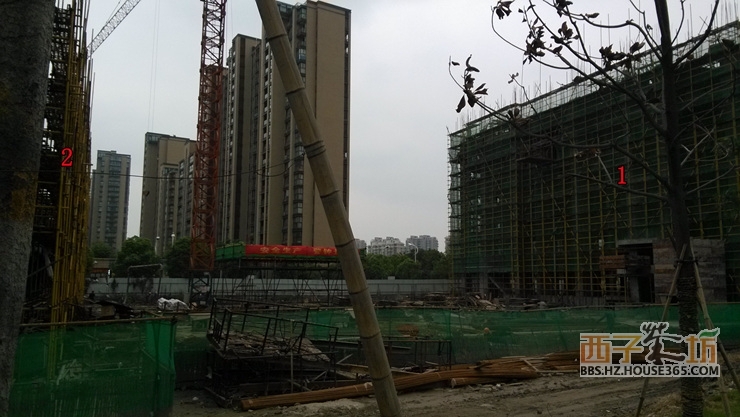 2013年10月下旬湖漫雅筑项目实景图--1号楼