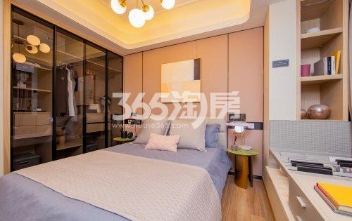 美的·云筑96㎡卧室样板间图