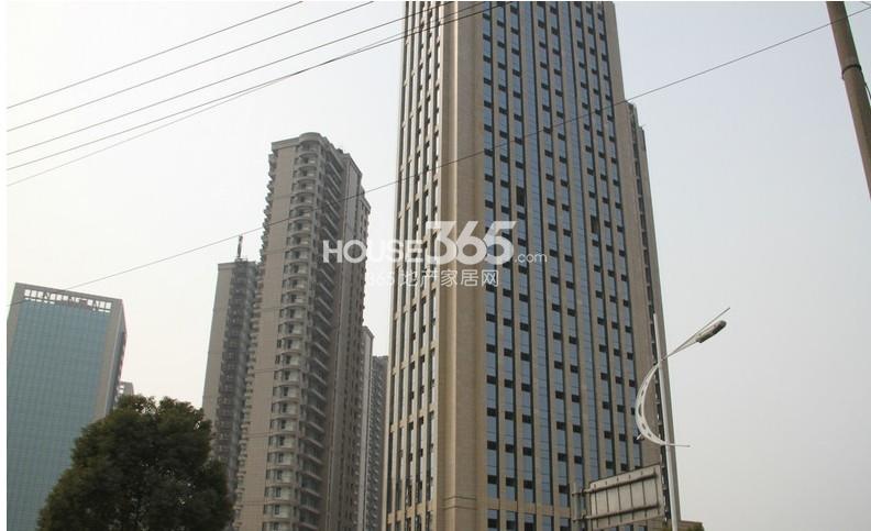 万和国际施工现场实景图