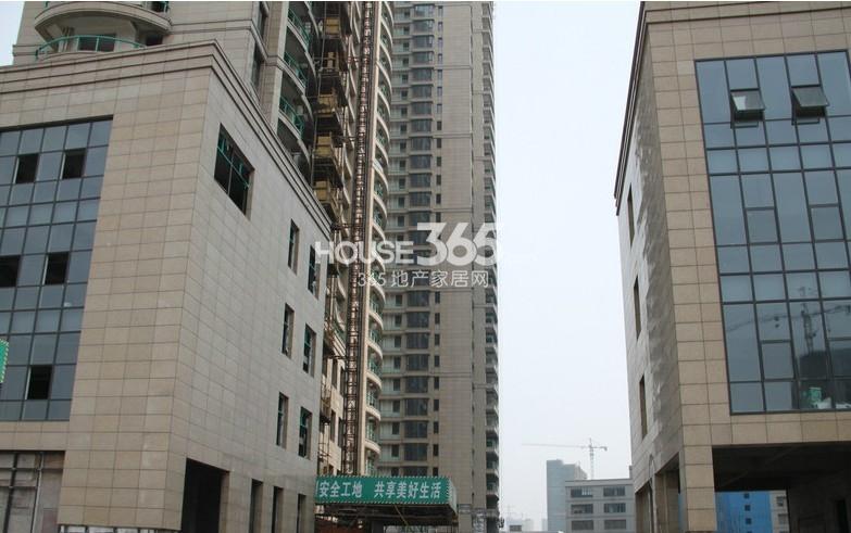 万和国际施工现场实景图