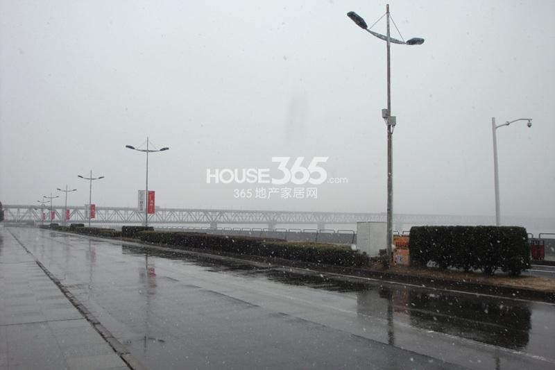 2014.2.18世茂之西湖项目北侧的闻涛路实景