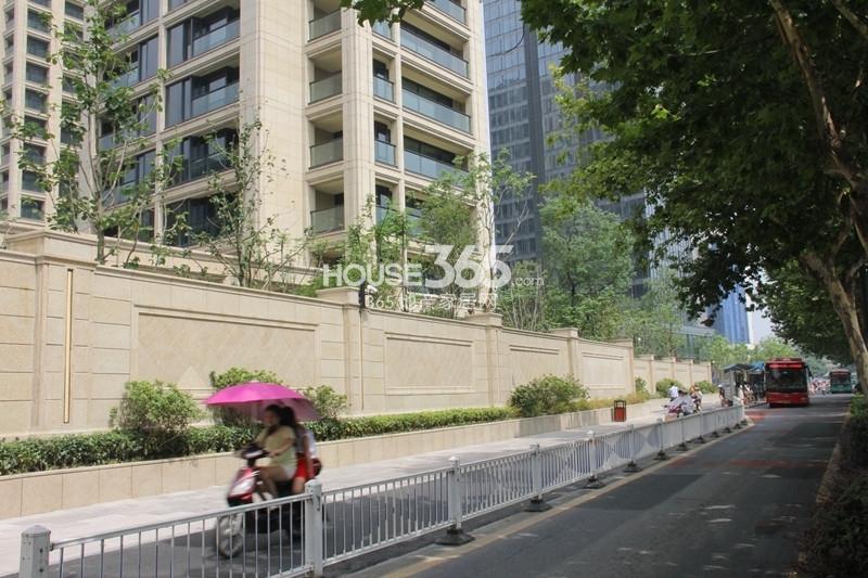 2014年7月份绿城蘭园项目一期（已交付）外墙外立面