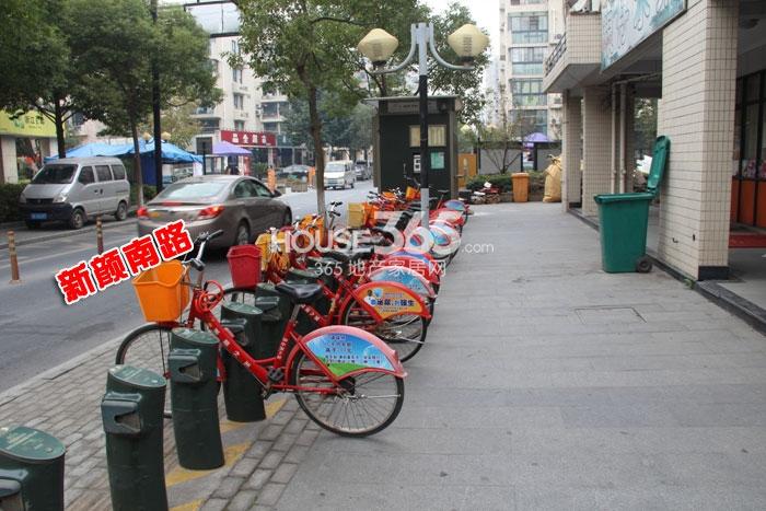 赞成龙兴道一号周边配套——公共自行车租赁点
