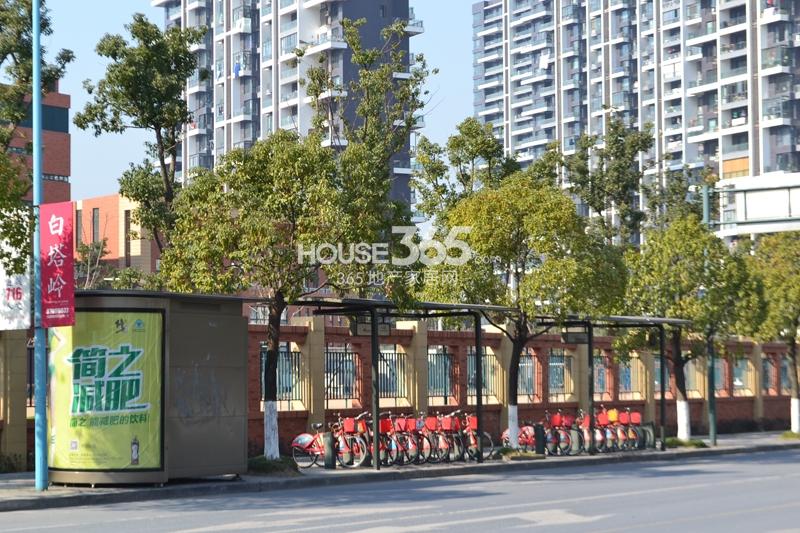 绿城之江1号周边配套——公共自行车租赁点