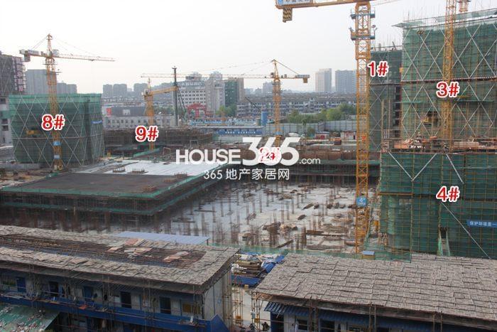 世茂天宸1-4、8、9号楼施工进度 2015年4月摄