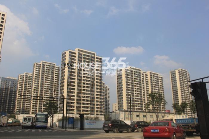 万科北宸之光一期实景图 2015年10月摄