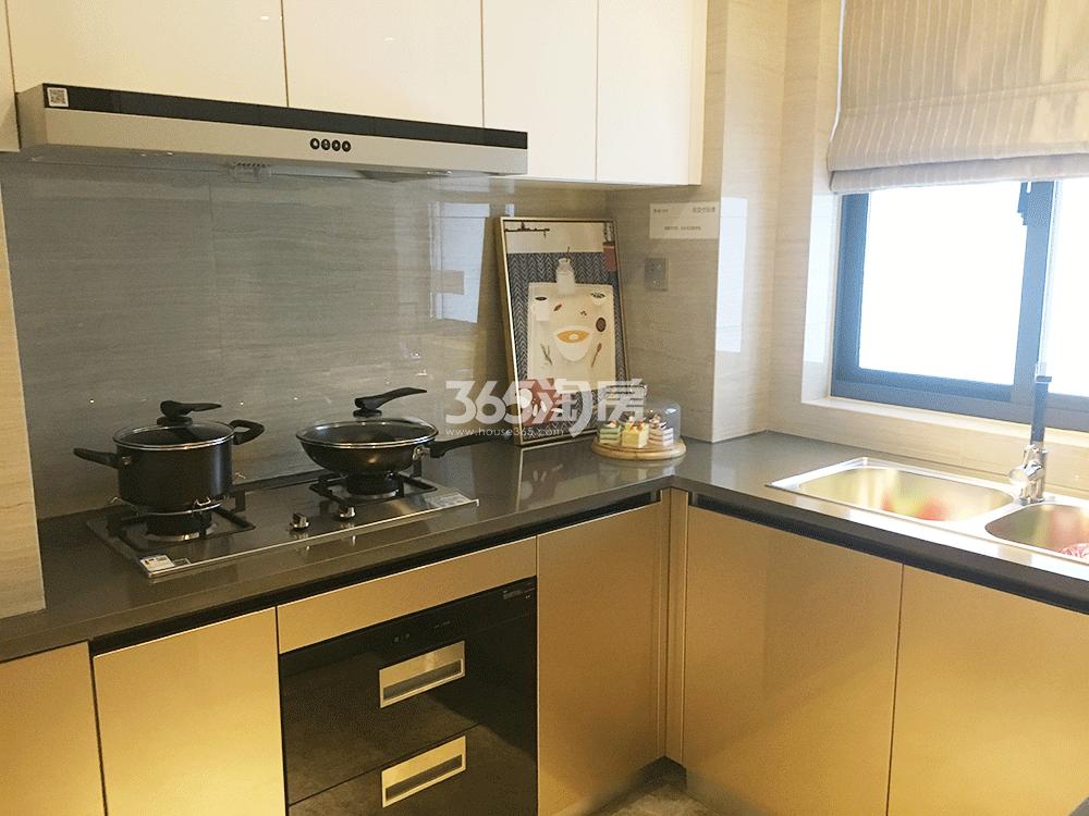 越秀湖山悦128㎡样板房—厨房（装修建议仅供参考）
