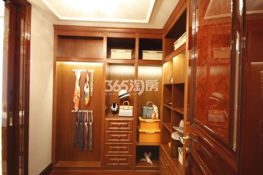 滨江春盛大江名筑A户型排屋250方样板房——卧室