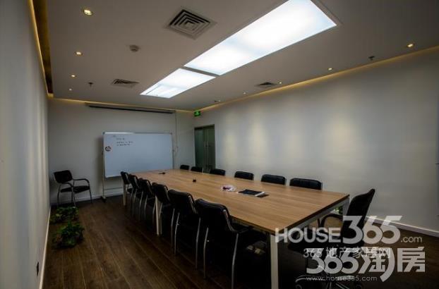 【新街口 青华大厦 地铁口 车位不收费 房型方正