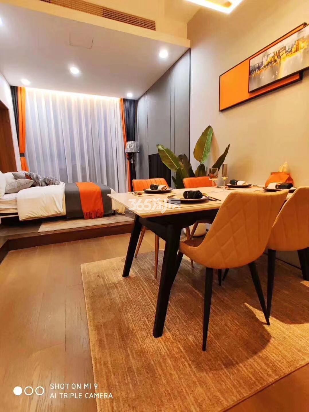 瑞胜江畔铭座44方loft样板房——餐厅