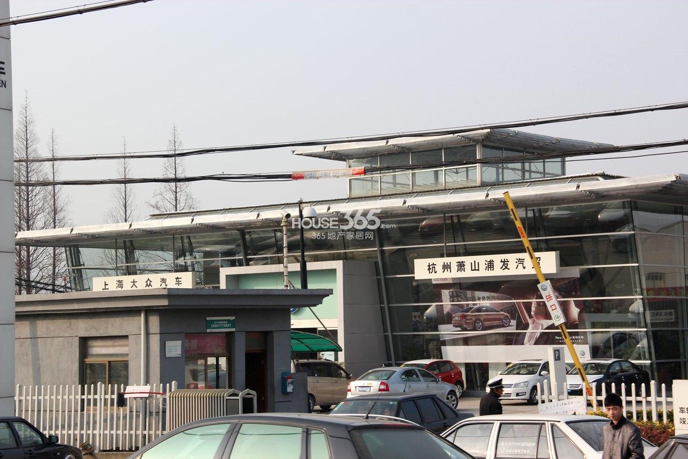 香山四季公馆周边—上海大众cs店