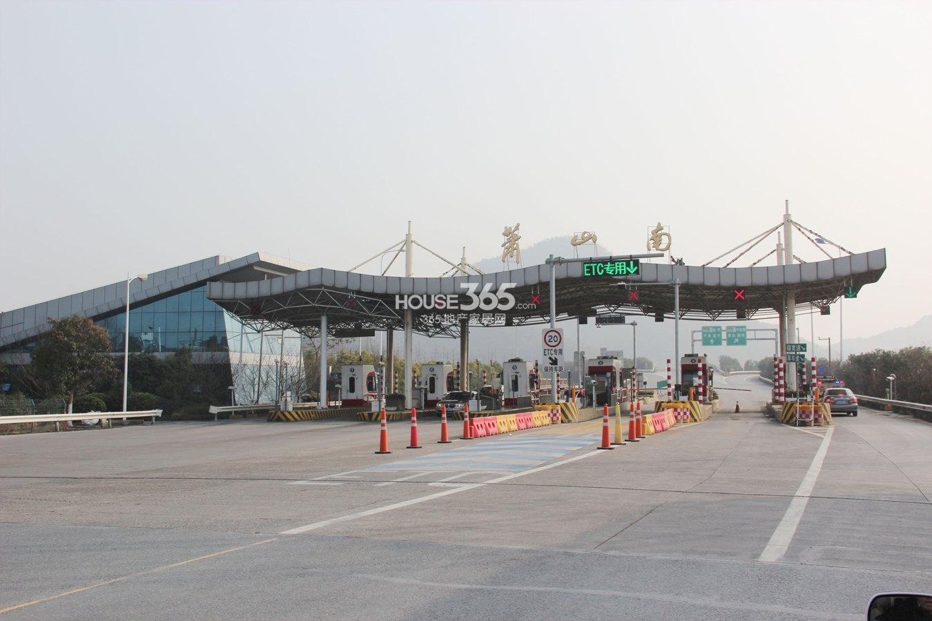 香山四季公馆周边——萧山南高速出口