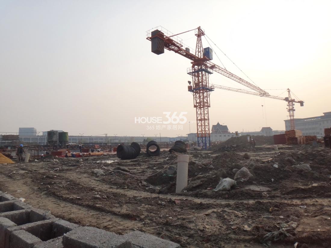 万科紫台施工现场实景图 2013.4