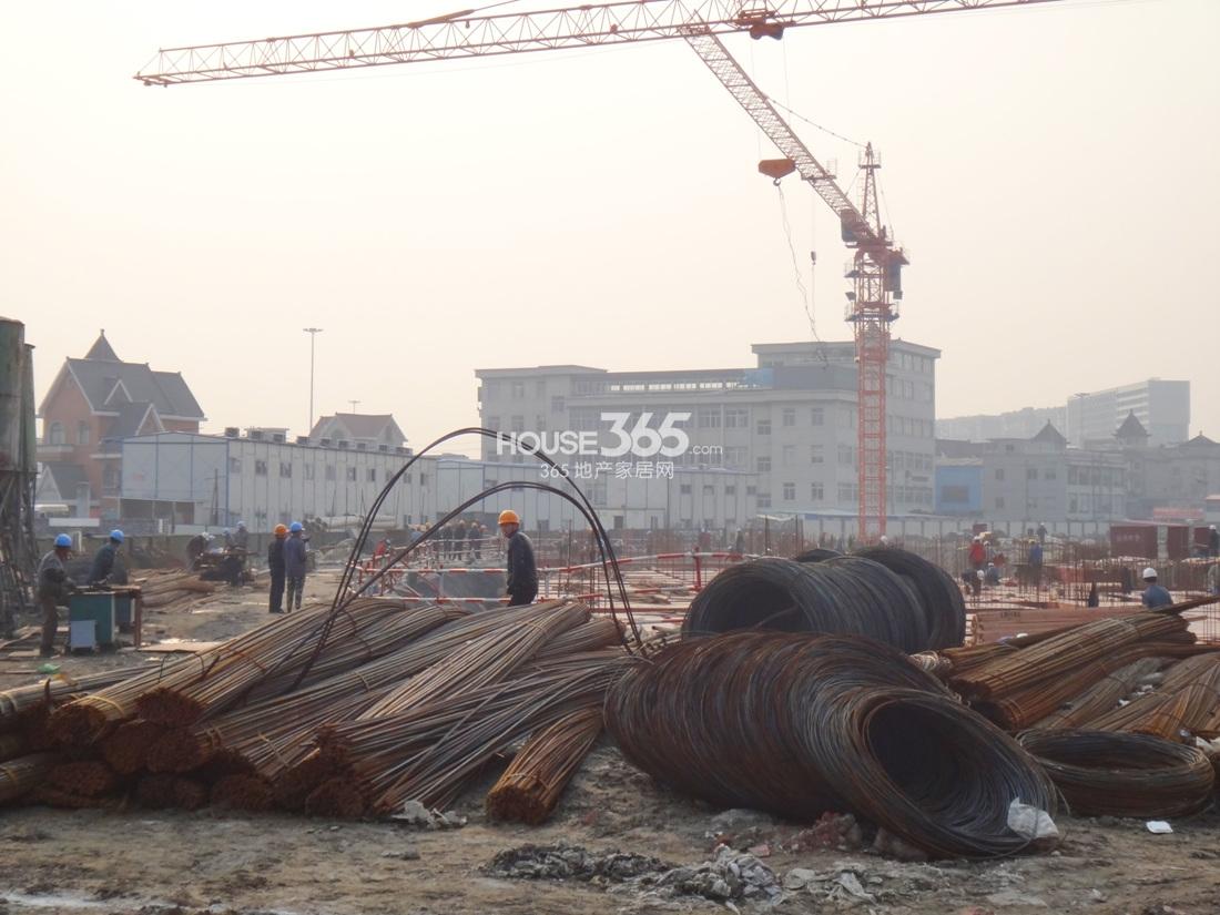 万科紫台施工现场实景图 2013.4
