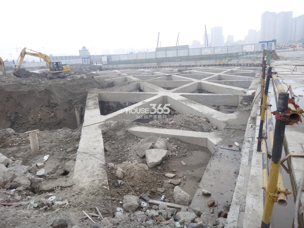 天城府项目现场实景图 2013.9摄