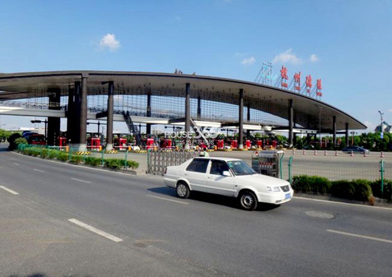 万科紫台周边配套——德胜快速路收费站
