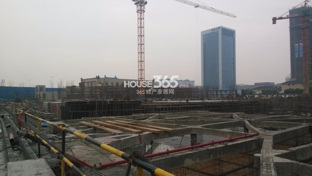 2013.11.13靠近售楼部的商业楼部分实景